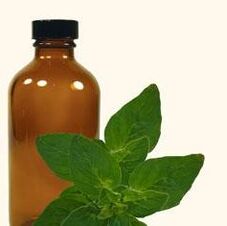 olje z naravnimi sestavinami za zdravljenje glivic na nogah